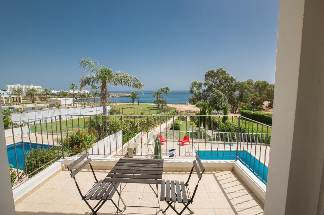 Shaye Front Line Villa Protaras Exterior foto